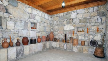 Gürcü marani (özel sürahi şarap saklamak için mahzen)