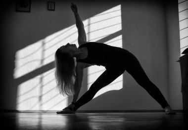 Spor salonunda Yoga aromalı tütsü stiks ile evde, her yerde sınıfları