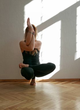 Spor salonunda Yoga aromalı tütsü stiks ile evde, her yerde sınıfları