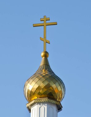 Rus Ortodoks Kilisesi altın kubbeleri. Rusya. Sibirya