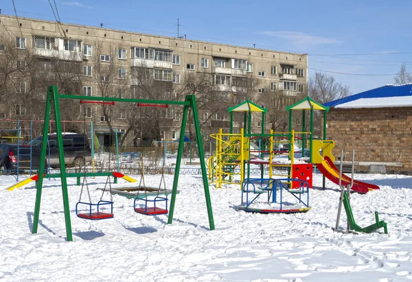 Parque Infantil Pátio Prédio Apartamento Rússia Sibéria Inverno — Fotografia de Stock