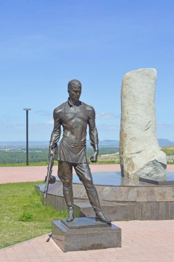 Savaşçı için bir anıt. Galip gelen. İkinci Dünya Savaşı 'nın anısı. Bu anıt, anavatanlarını yabancı işgalcilere karşı savunan insanların onuruna dikildi. - Rusya. Sibirya 'da. Abakan