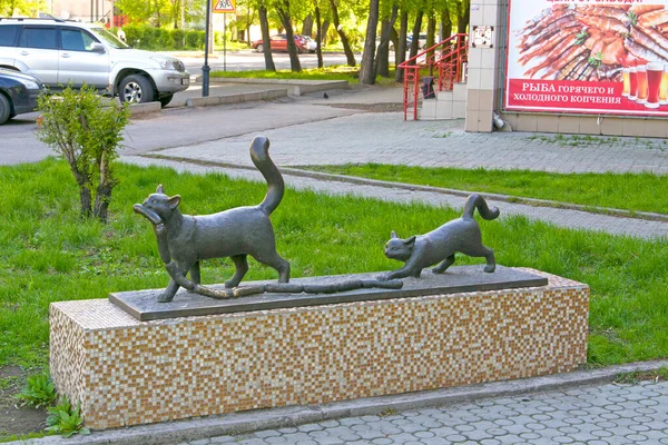 Abakan Rússia 2020 Monumento Bronze Para Gatos Roubando Salsichas — Fotografia de Stock