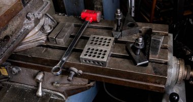 CNC Bridgeport table fixtures and tooling clipart