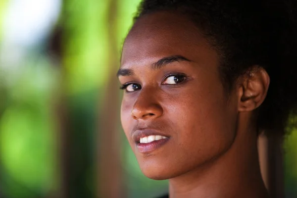 Islander Pacífico Melanésio Menina Bonita Com Afro Meio Perfil — Fotografia de Stock