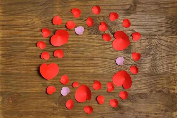 Corazones Rojos Hechos Papel Sobre Fondo Madera Fondo San Valentín — Foto de Stock