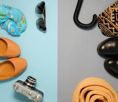 Ayakkabı ve aksesuarları için set iki sesi arka plan üzerinde yürüyüş. Düz yatıyordu. Üstten Görünüm.