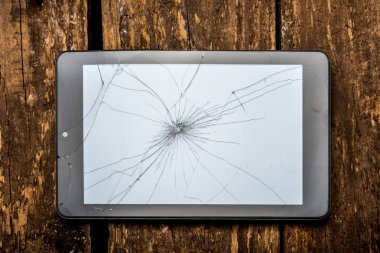 Tablet ile kırık cam