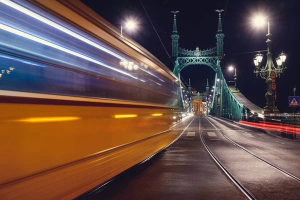 Будапештский мост Свободы — стоковое фото