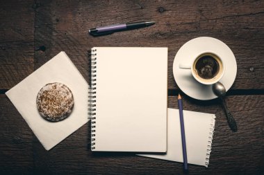 Not etmek üstünde belgili tanımlık okul sırası