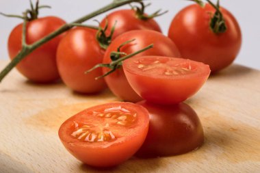 Beyaz dilimlenmiş domates 