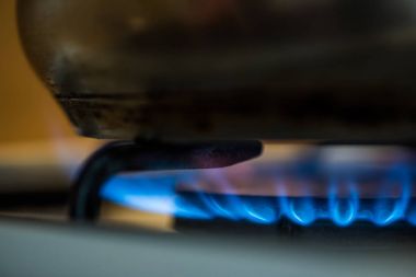 Pota altında Gaz yangın