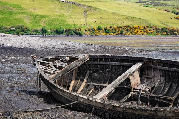 Oude wrak boot — Stockfoto