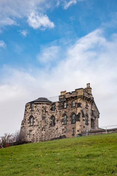Старий будинок обсерваторії в Единбурзі — стокове фото
