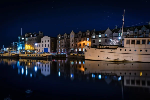 Leith by night