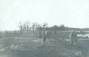 Sahada çalışan Rus savaş esiri görünümünü