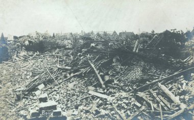 Ağır hasarlı Köyü Boiry görünümünü