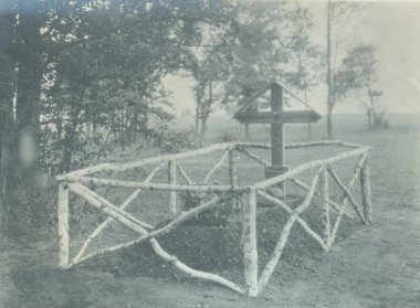 Savaş mezar Alman Teğmen görünümünü