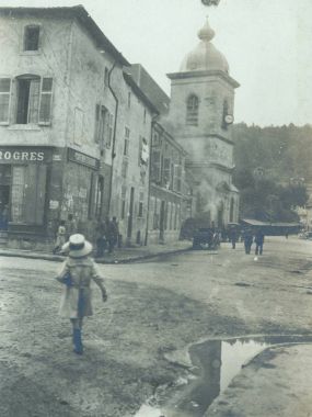 Alman askerleri ve yerliler Batı Köyü