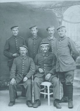 Studio kamera poz altı Alman askerleri