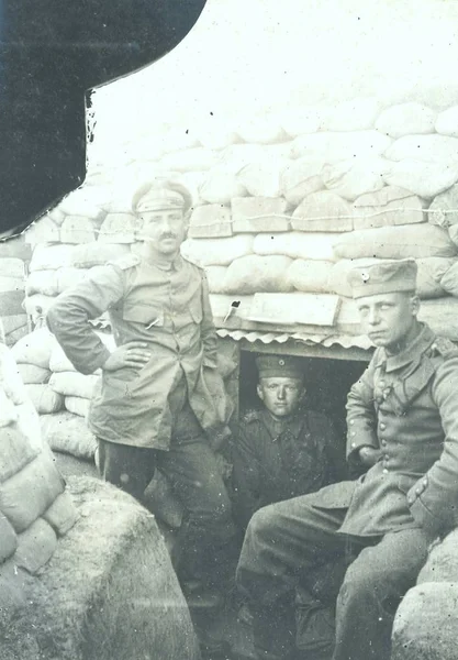 よく保護されたポストの入り口に つのドイツの兵士 — ストック写真