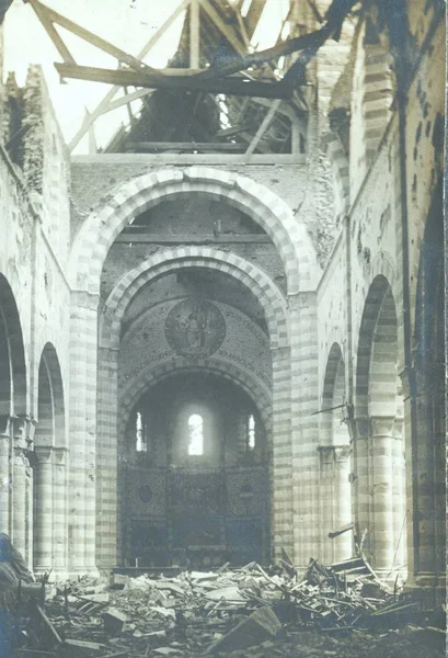 Binnen Mening Van Zware Geschilde Kerk — Stockfoto