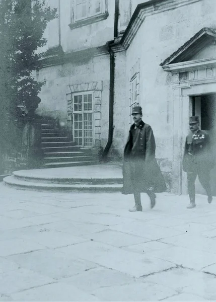 Pohled Rakousko Uherské Důstojníků Opustil Villa — Stock fotografie