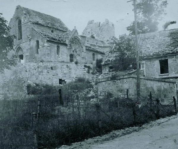 Iglesia Dañada Casas Del Pueblo — Foto de Stock