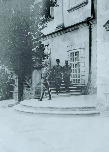 Monarca Alemão Guilherme Altos Oficiais Austro Húngaros Caminhando Para Baixo — Fotografia de Stock