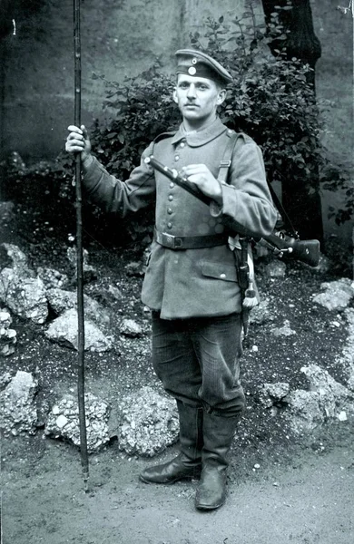 Soldat Allemand Avec Brochet Fusil Posant Caméra — Photo