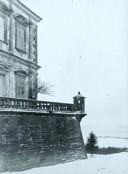 Pohled Rohu Paláce Balkonem Zimě — Stock fotografie