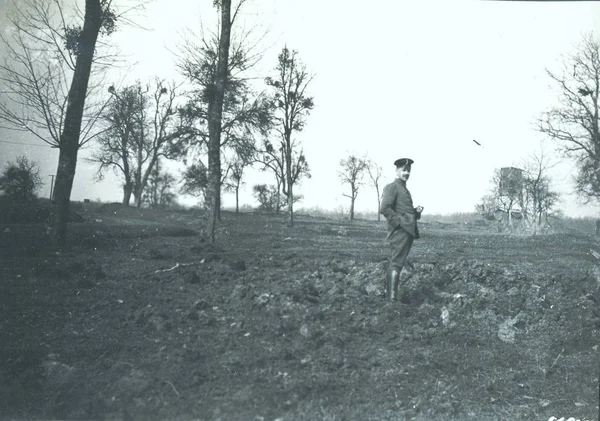 Alman askeri alanlardaki kamera poz