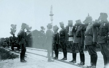 Alman ve Avusturya subay Alman hükümdar tarafından kontrol