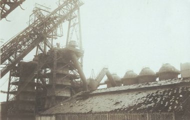Kışın endüstriyel kompleks görünümü 