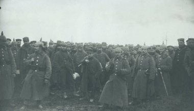 Alman askerleri koruma alanlarındaki savaş esiri Fransız