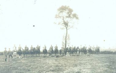 alan kameraya poz, Alman Süvari askerleri