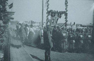 Müfreze Alman piyade pier Buhar tekne ile Nehri'nin yanında