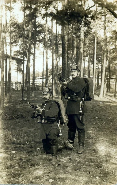 Deux Soldats Allemands Avec Paquet Assaut Des Fusils — Photo