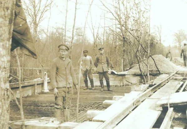 Duitse Soldaten Voorbereiden Basis Van Veld Spoorlijn — Stockfoto