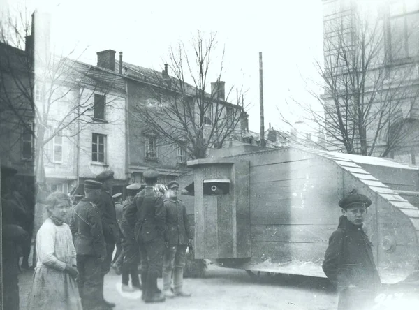 Soldats Allemands Avec Une Maquette Char Bois Ville — Photo