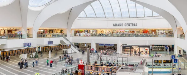 Grand Central winkelcentrum & Birmingham nieuwe St Station — Stockfoto