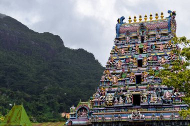 Renkli cephe Axeldota Mihu Navasakthi Vinayagar tapınağın Mahe Island, Victoria City Seyşeller