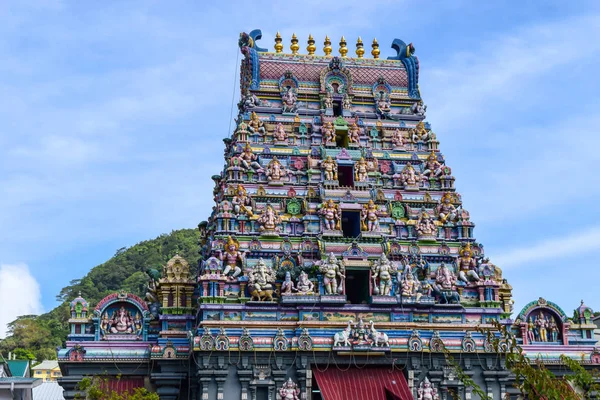 Renkli cephe Axeldota Mihu Navasakthi Vinayagar tapınağın Mahe Island, Victoria City Seyşeller