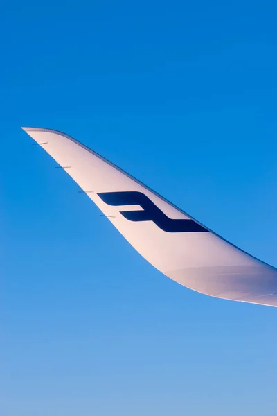 Фінляндія Helsinki Mar 2020 Blue Finnair Авіакомпанія Логотип Крилі Літака — стокове фото