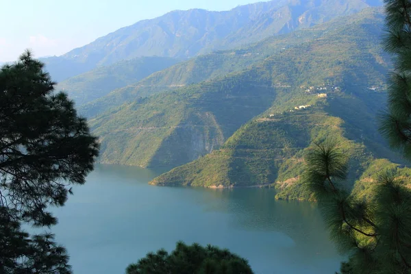 Mattina Paesaggio Naturale Montagne Con Lago Silhouette Degli Alberi Nella — Foto Stock