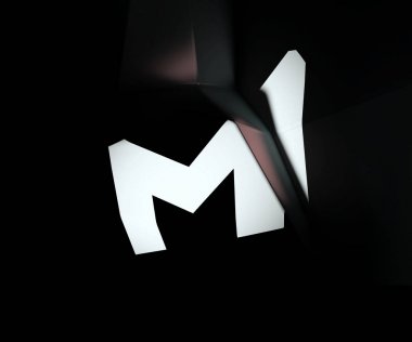 3D render alfabesinin kırılmasıyla yüzeyinde tahmin. Yaratıcı geometrik tipografi. Siyah arka plan üzerine izole düşük Poli stili yazı tipi. Poligonal harf M