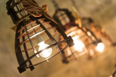 antika demir lambalar