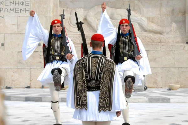 Gardiyanlar Atina Yunanistan değiştirme
