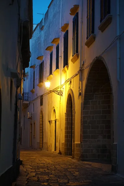 Historische centrum van Gallipoli per nacht — Stockfoto