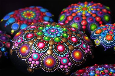 Mandala nokta resim renkli taşlar